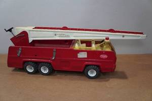 lot 11 image: Vintage Tonka Aerial Fire Truck