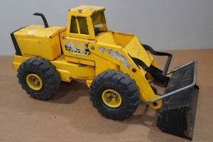lot 13 image: Vintage Tonka Mighy Front Loader Tractor