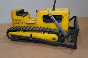 lot 23 image: Vintage Tonka Bulldozer Tractor