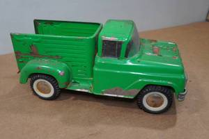 lot 36 image: Vintage Buddy L Cattle Truck