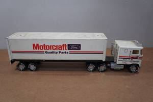 lot 40 image: Vintage Nylint Motocraft Semi-Truck and Trailer