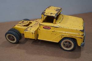 lot 42 image: Vintage Tonka Semi-Truck