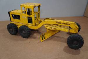 lot 44 image: Vintage Tonka Road Grader Tractor