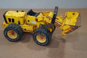 lot 51 image: Vintage Tonka Front End Loader Tractor