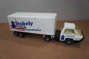 lot 58 image: Vintage Ertl Stokely USA Tractor Trailer Truck