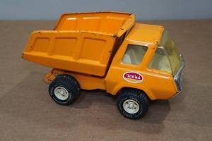 lot 59 image: Vintage Tonka Mini-Series Dump Truck