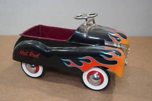 lot 67 image: Teleglora Vintage Design Hot Rod Car