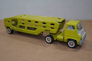 lot 71 image: Vintage Marx Car Carrier Semi-Truck and Trailer