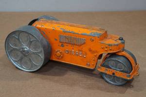 lot 72 image: Vintage Hubley Diesel Steam Roller