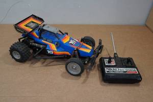 lot 75 image: Vintage Nikko Remote Control Buggy Car
