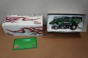 lot 86 image: 2005 Racing Champions Ron Capps 124 Scale NHRA Funny Car Model