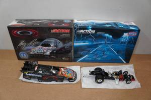 lot 90 image: 2005 Action Gary Scelzi 124 Scale Stratus Funny Car Model