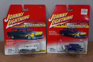 lot 129 image: 2 Johnny Lightning Thunder Wagons Die Casts