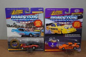 lot 133 image: 2 Johnny Lightning Dragsters Die Casts