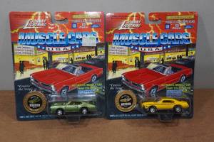 lot 135 image: 2 Johnny Lightning Muscle Cars Die Casts - 69 Olds & GTO