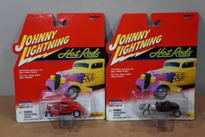 lot 151 image: 2 Johnny Lightning Hot Rods Die Casts Replicas