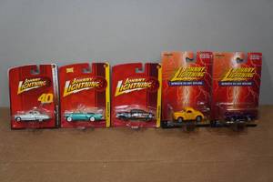 lot 152 image: 5 Johnny Lightning Die Casts - 50 Oldsmobile, 53 Packard, 51 Hornet