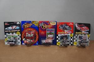 lot 173 image: Assorted Die Casts - Dale Earnhardt & Dale Earnhardt Jr