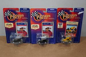 lot 185 image: 3 Winners Circle Jeff Gordon Die Cast Replicas