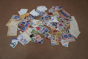 lot 204 image: Assorted Cracker Jack Prizes - Mini Baseball Cards