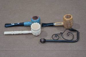 lot 212 image: Assorted Vintage Tobacco Pipes