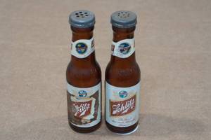 lot 225 image: Vintage Schlitz Beer Bottle Salt & Pepper Shaker Set