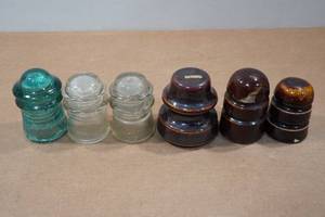 lot 232 image: 6 Vintage Glass and Porcelain Insulators