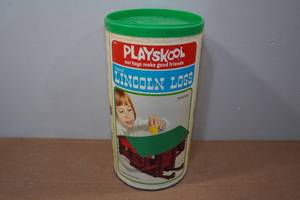 lot 271 image: Vintage Playskool Lincoln Logs Set