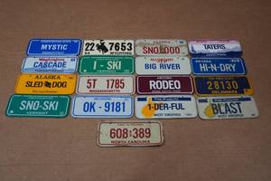 lot 277 image: Assorted Novelty Miniature License Plates