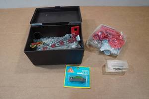 lot 280 image: Vintage HO Train Accessories