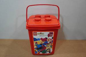 lot 297 image: Vintage Lego System Set