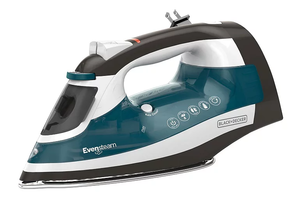 lot 240 image: BLACKDECKER One Step Steam Cord Reel Iron
