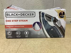 lot 419 image: BLACKDECKER One Step Steam Cord Reel Iron