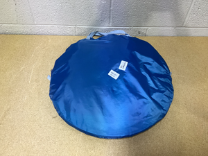 lot 423 image: Beach Pop Up Shelter - Sun Squad