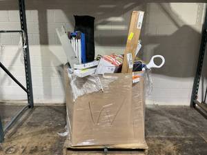lot 913 image: Wholesale Pallet of Miscellaneous Items