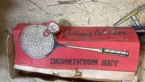 lot 11 image: Badminton Set with Rackets and Birdies