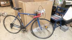lot 12 image: Bike. Used Raleigh Record Racing Bicycle with Blue Frame
