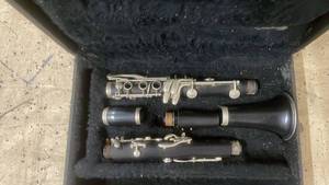 lot 17 image: Clarinet - Used