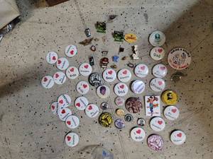 lot 45 image: Collection of Assorted Vintage Buttons and Pins