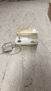 lot 53 image: Singer Futura Sewing Machine with Foot Pedal
