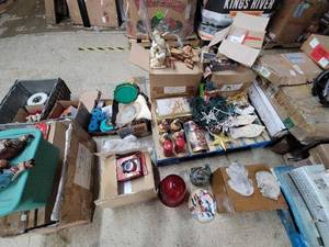 lot 68 image: XMAS Holiday Decorations and Craft Supplies Collection