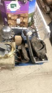 lot 72 image: Mixed Lot of Assorted Items
