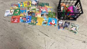 lot 163 image: Childrens Genre 45 Records, Beanie Babies, Action Figures