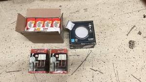 lot 165 image: Lot of LED Ceiling Light, Mens Foam Hair Remover and Cleaning Pads