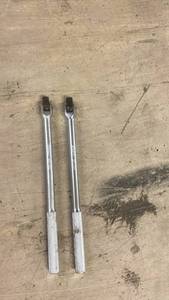lot 209 image: Set of 2 Snap-On 38 Drive Breaker Bars