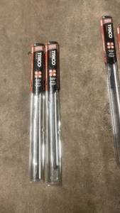 lot 252 image: Pair of Trico 22 Inch Truck Wiper Blades for Tough Driving Conditions