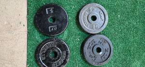 lot 16 image: Lot of four 5LB One inch Weight Plates (USED)