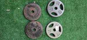 lot 38 image: Lot of four 5LB one-inch Weight Plates (USED)