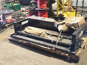 lot 13 image: Tommy Gate Tommy Lift 56 1500-lbs Lift Gate