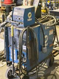 lot 17 image: Miller 3-Phase Constant Voltage DC Arc Welder 200 Amp CP-200